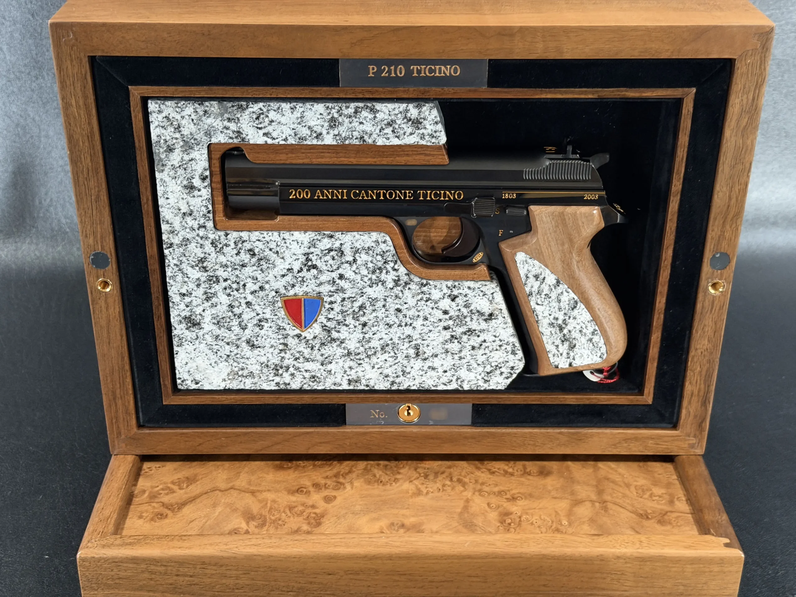 SIG P210 200 anni cantone ticino