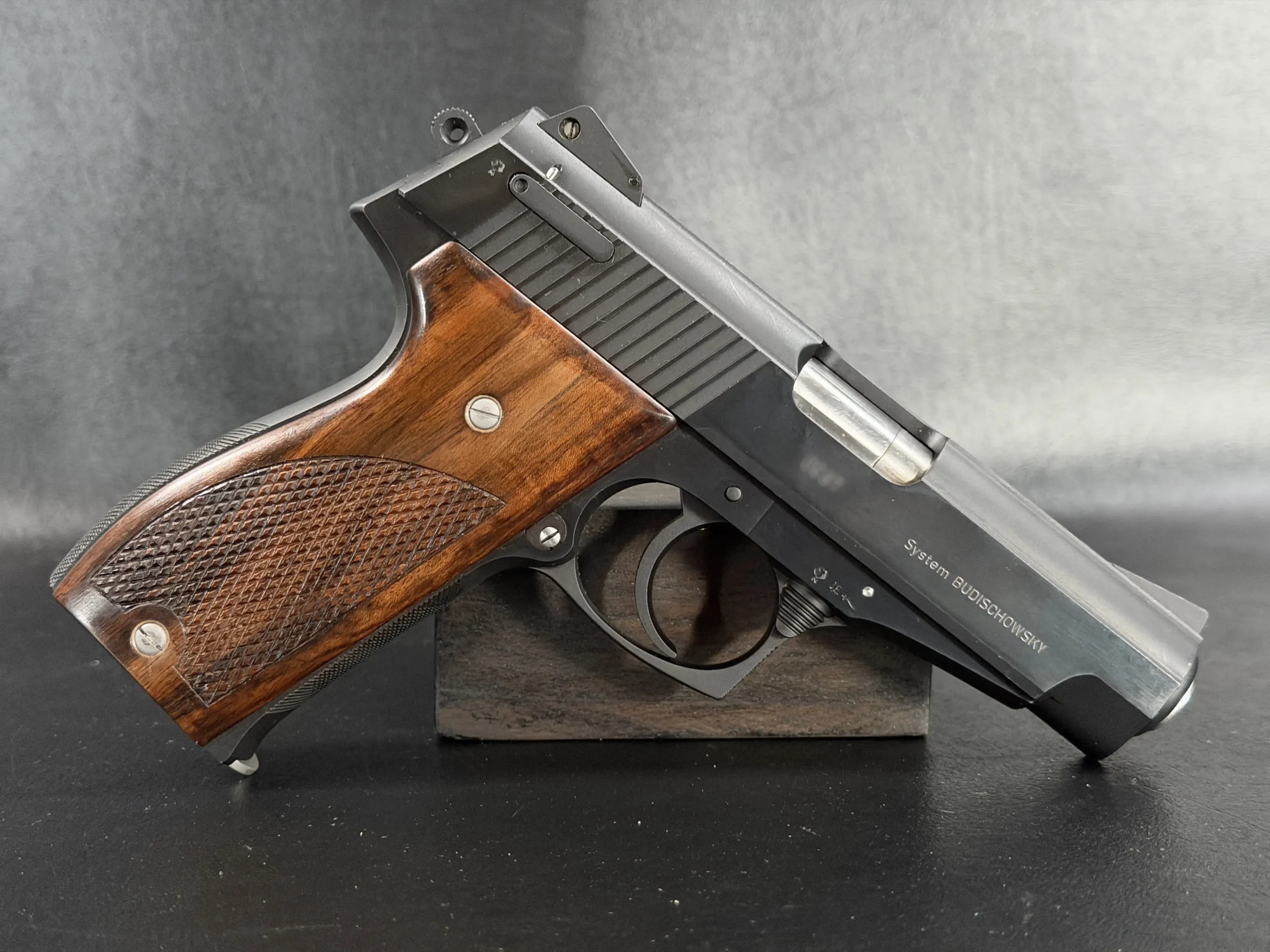 Korriphila HSP 701 9mm luxury handgun