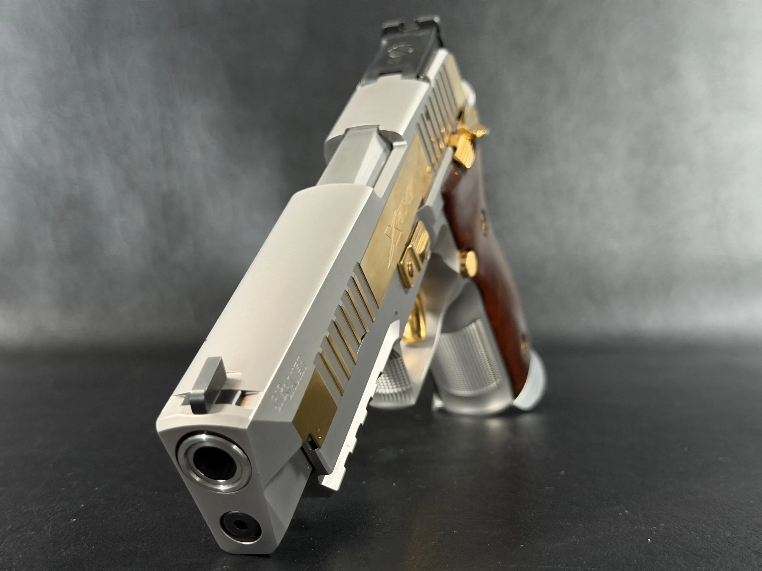 SIG Sauer P226 X Five Violine Mastershop Display Piece