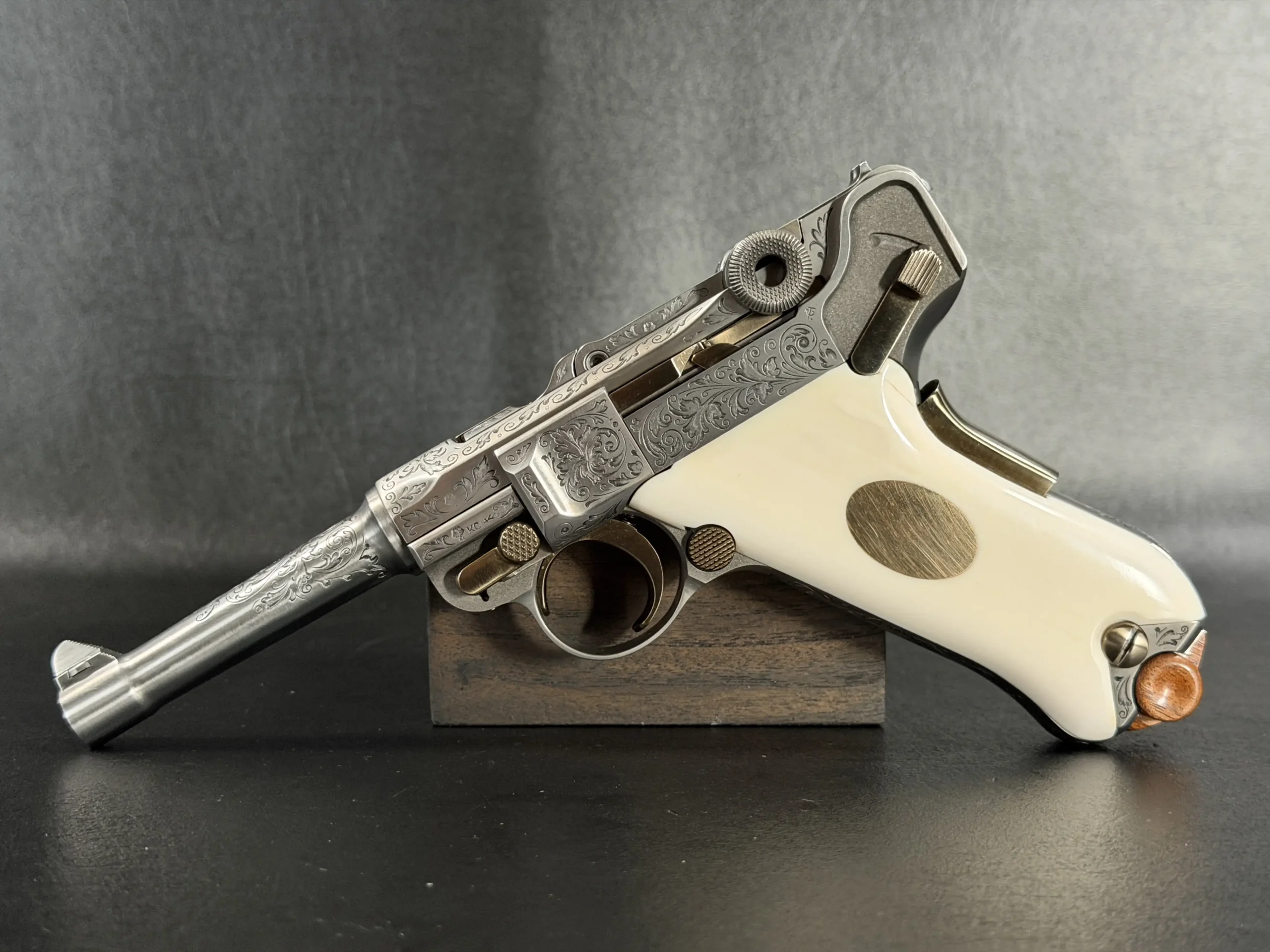 Mauser P08 IWA 1984 Tribute Luger Left Profile