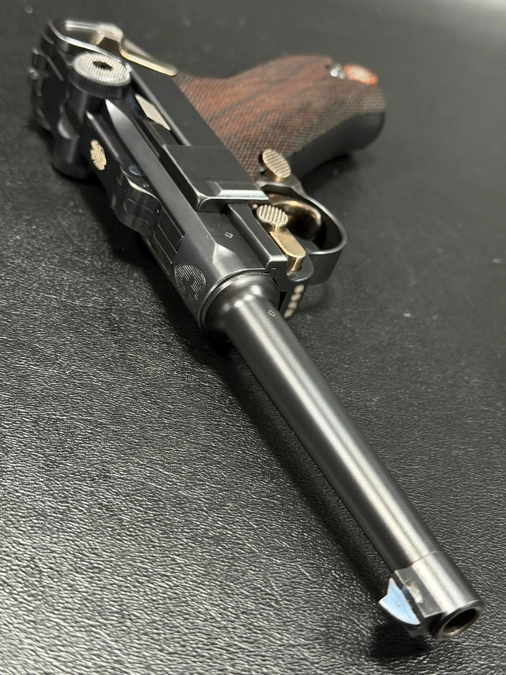 DWM 1906 E Series Luger Collector Presentation