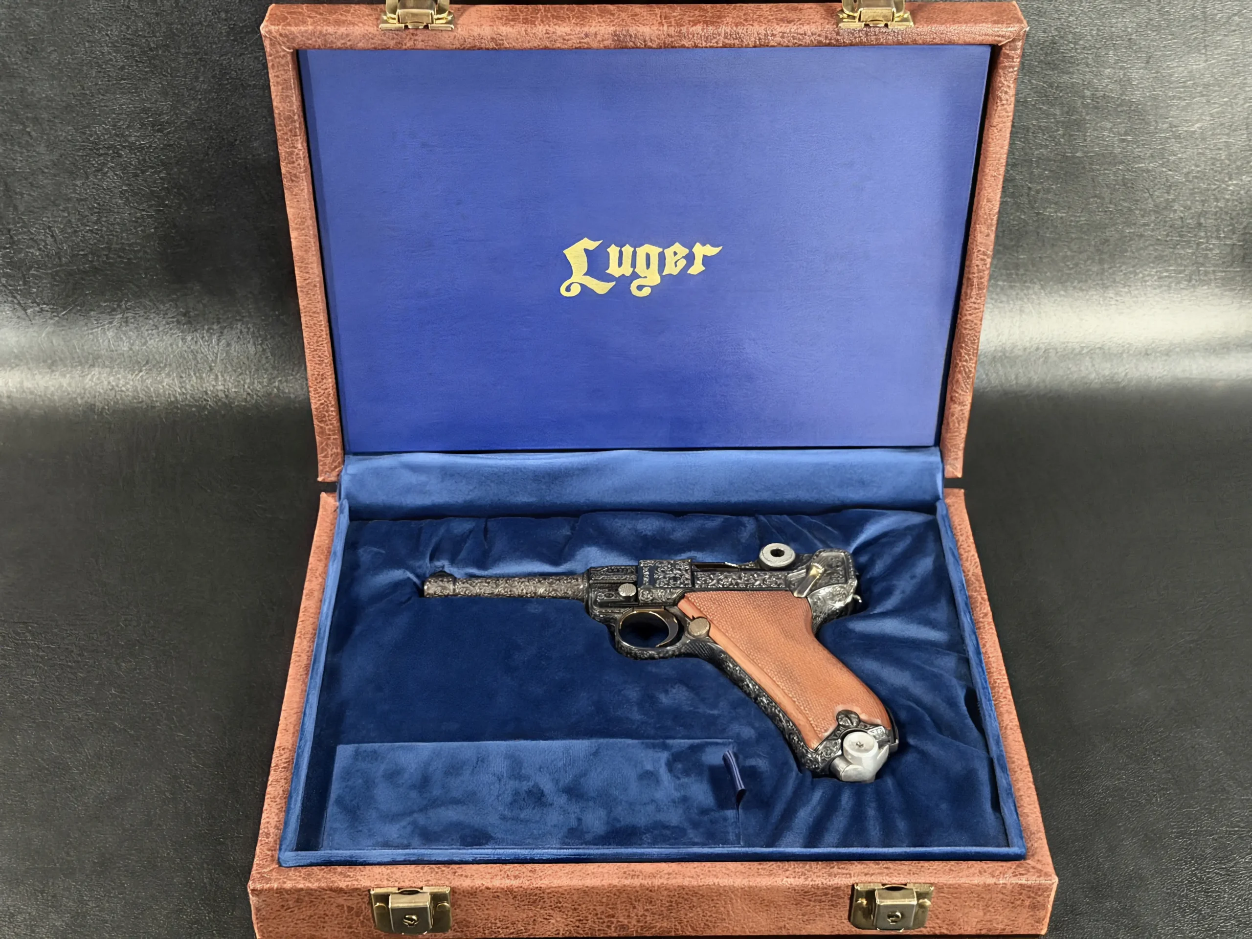 DWM Luger P08 ornate engraving details