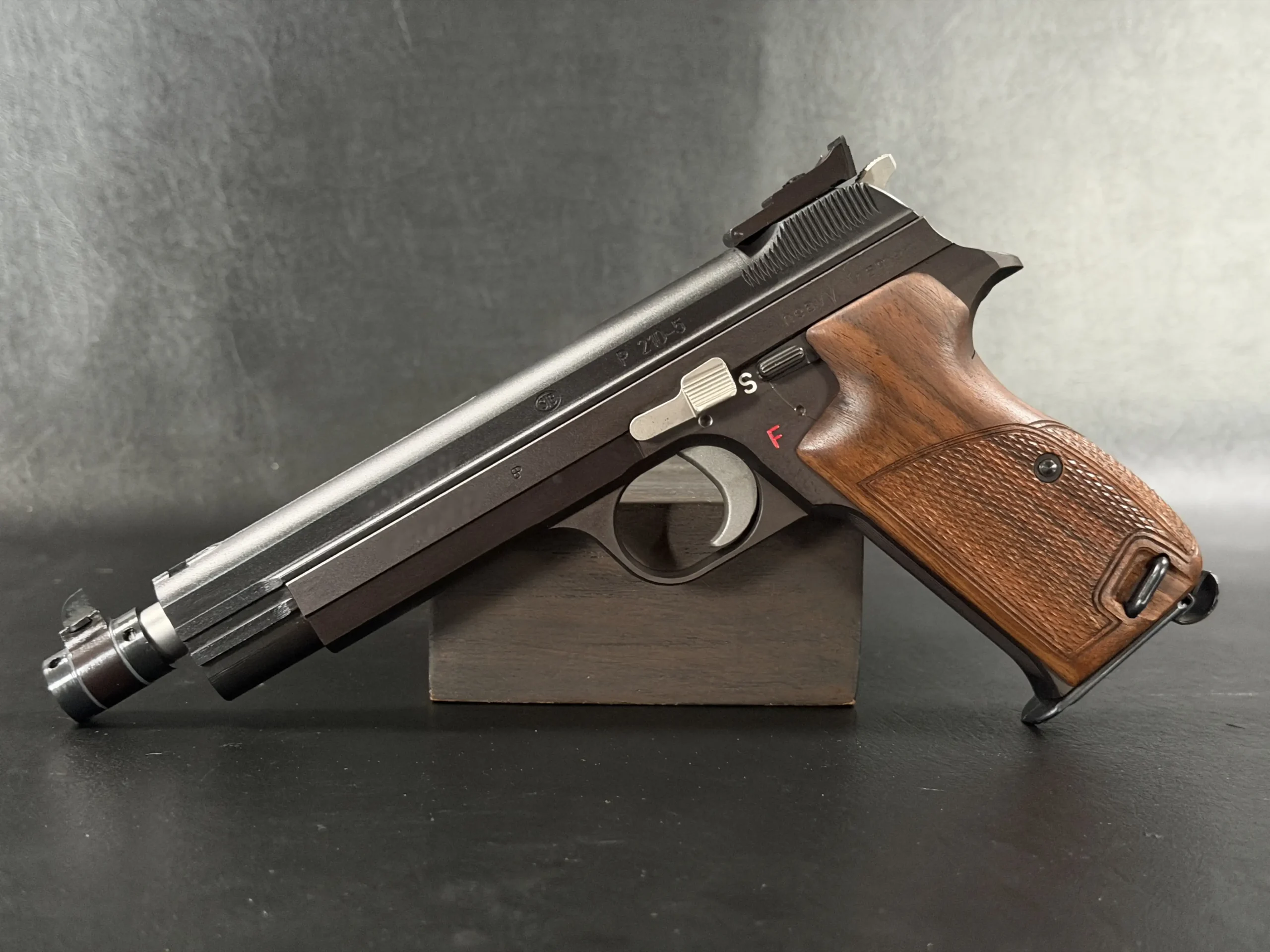 SIG P210 5 Heavy Frame Walnut Grips