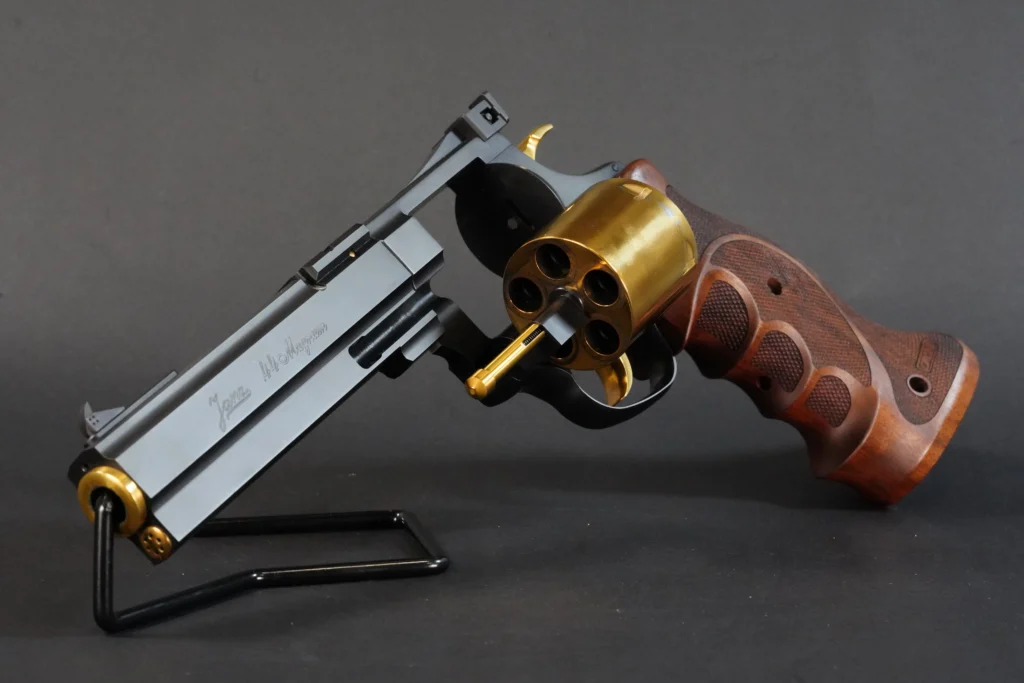 Janz EM-S revolver serial 09092000