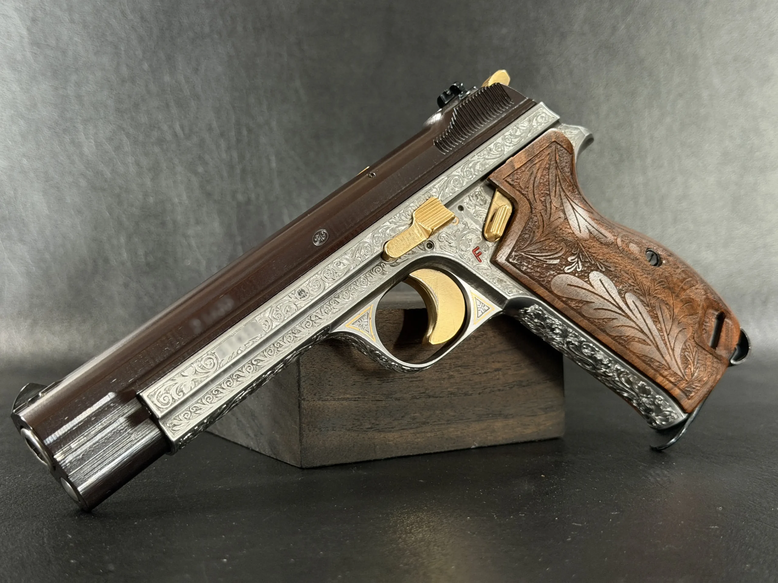 SIG P210 Luxus scroll engraved frame walnut grips