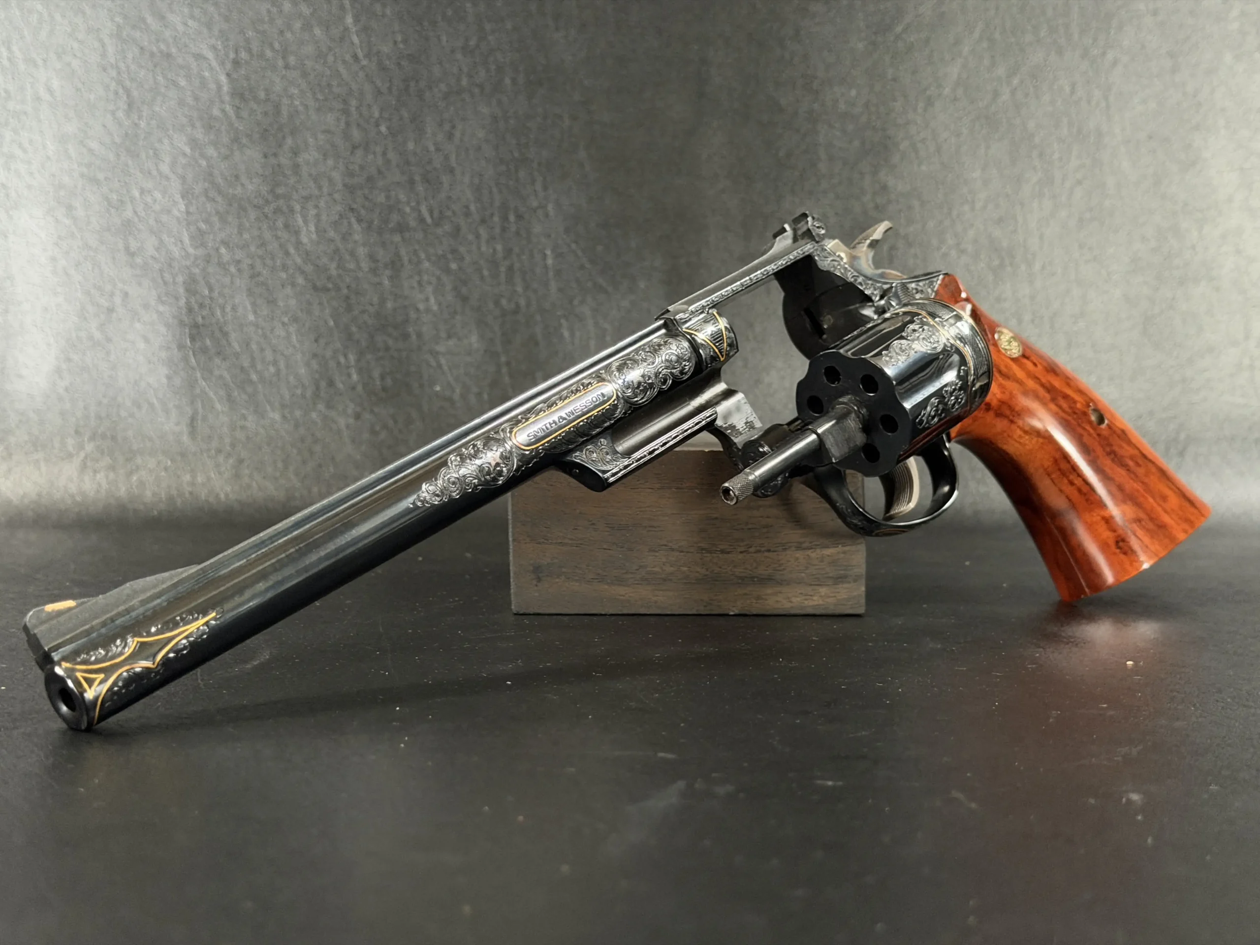 Russel J Smith Engraved S&W Revolver with Case and Cylinders