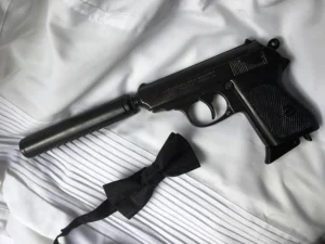 iconic-movie-firearms-collection-guide-luxus-capital