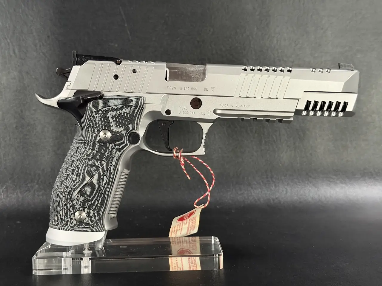 SIG P226 X6 Supermatch Skeleton Master Grade