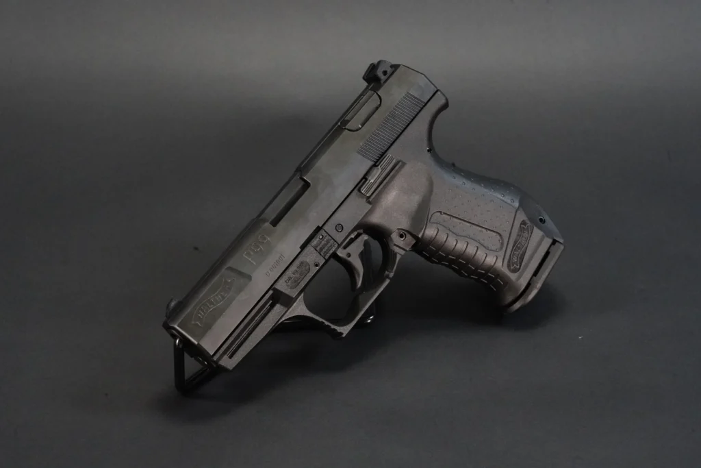 Walther-P99-SN-D001001