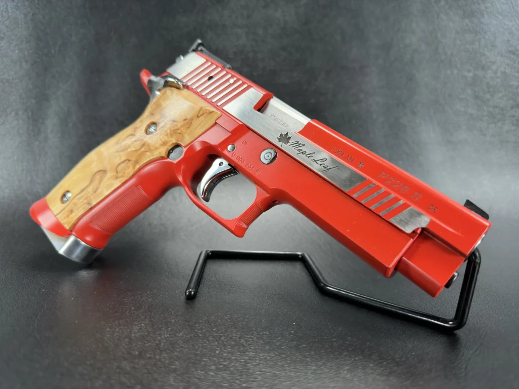 Sig Sauer P226 Maple Leaf SN-U904234