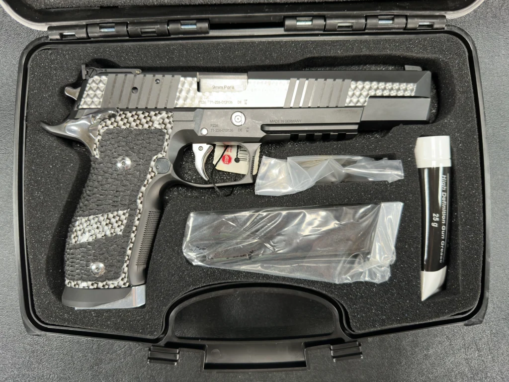 Sig Sauer P226 X-Six Silver Dust SAO Case SN-71-226-013136