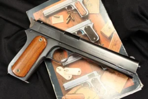 What was the Colt Model 1900 pistol