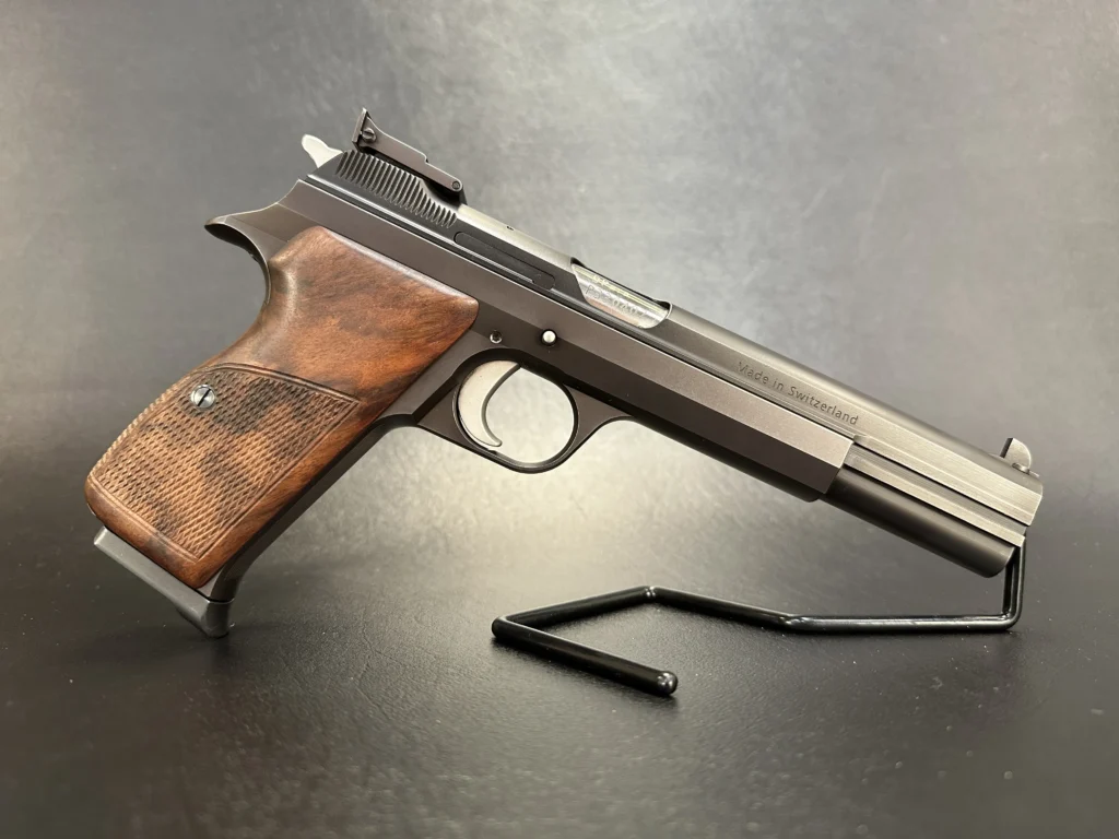 sig arms p210 5 heavy frame checkered walnut grips