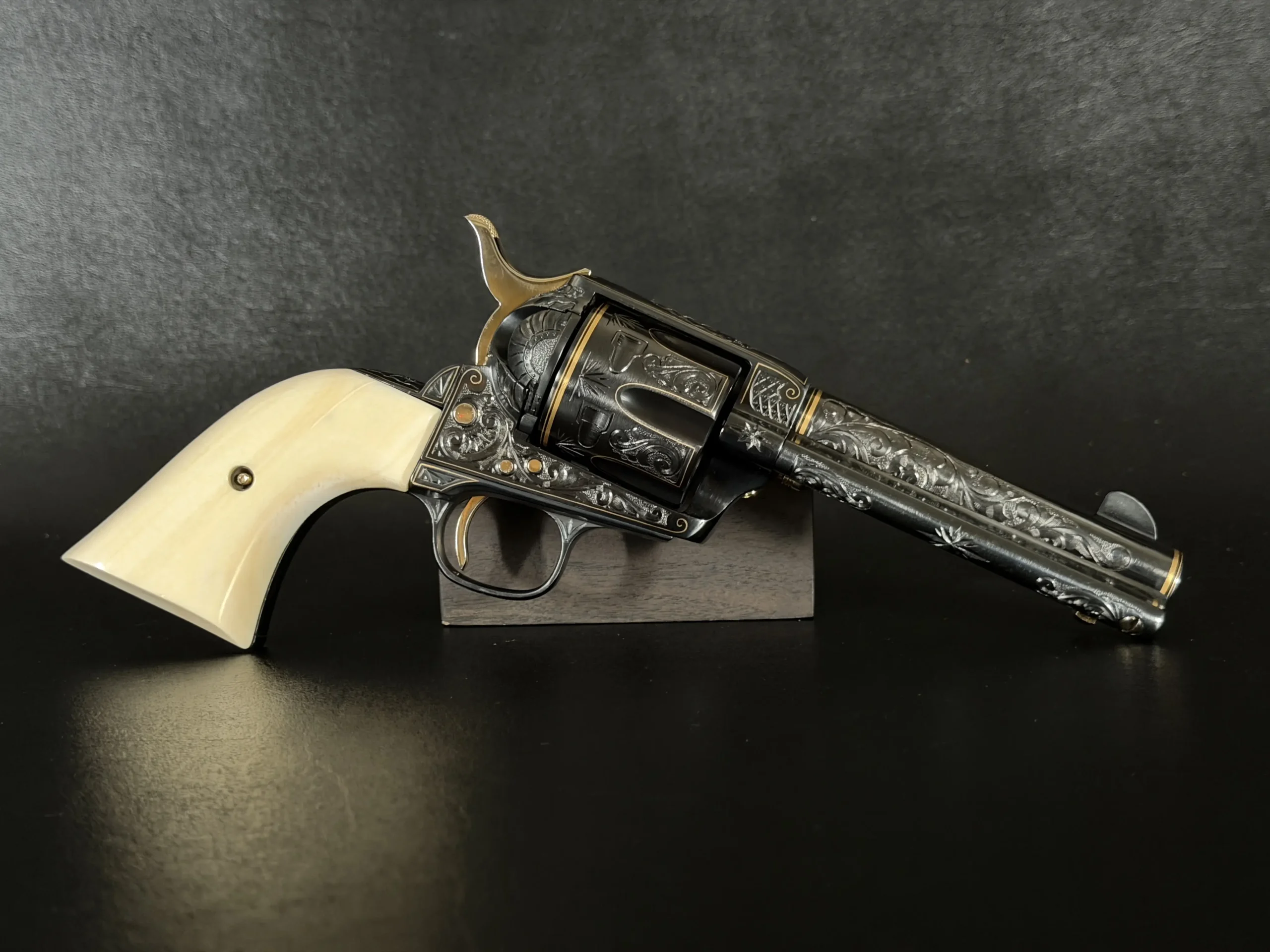 Colt and Remington Classics of the American West Set Collector Pistol Pair