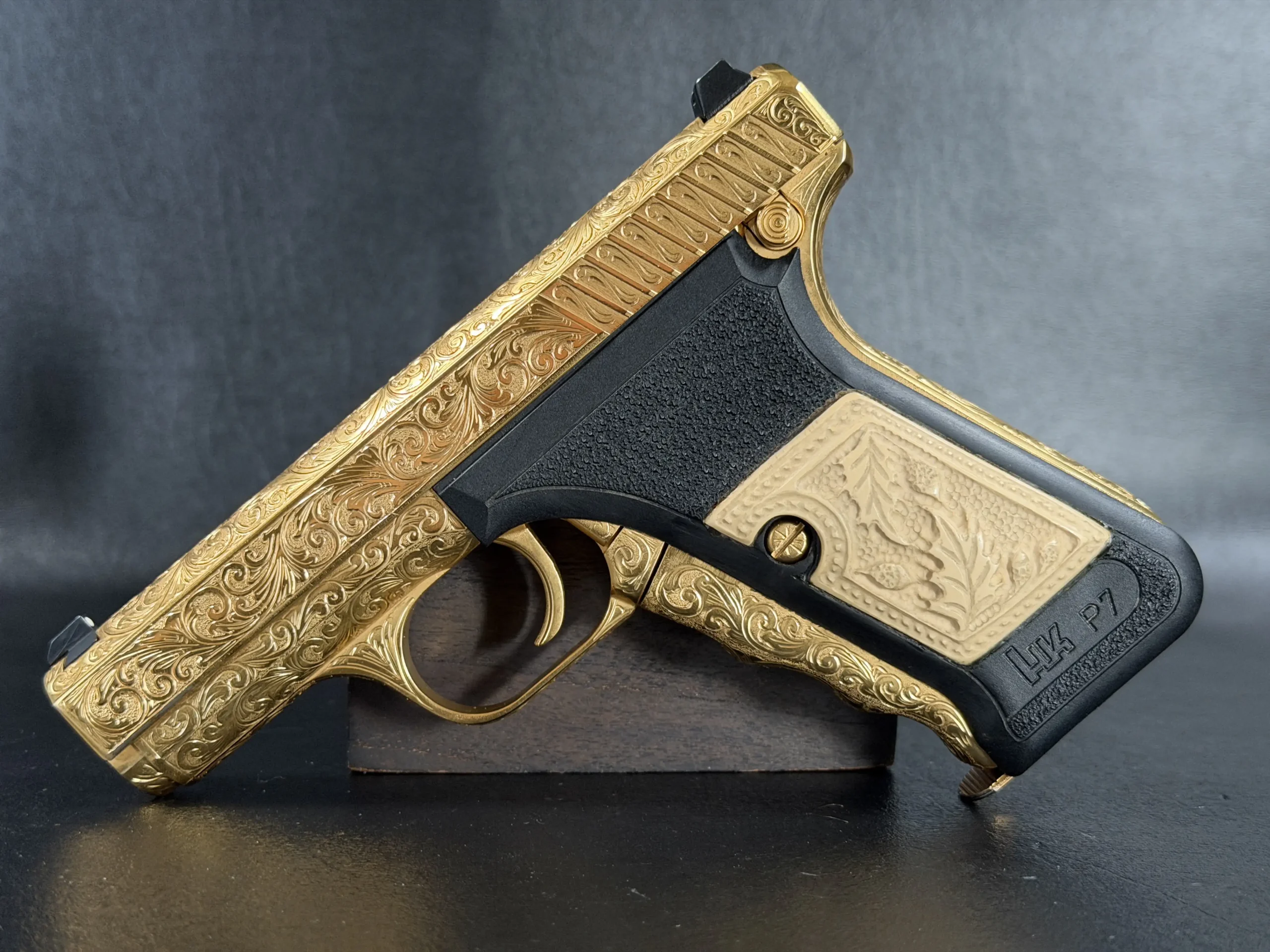 Gold Engraved HK P7 JW Thompson