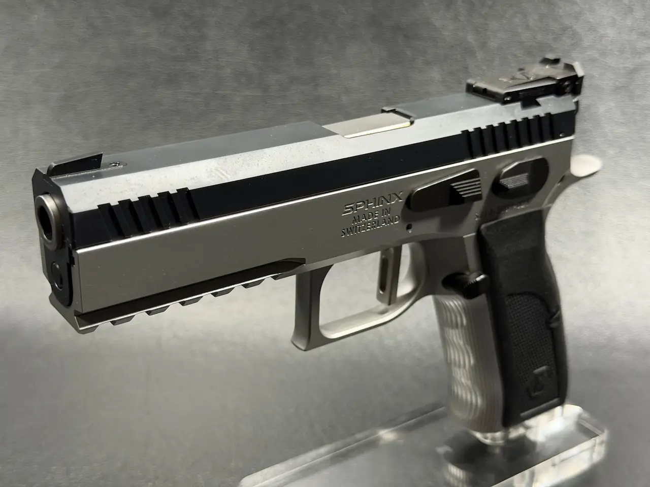 Sphinx Model 3009 precision machining