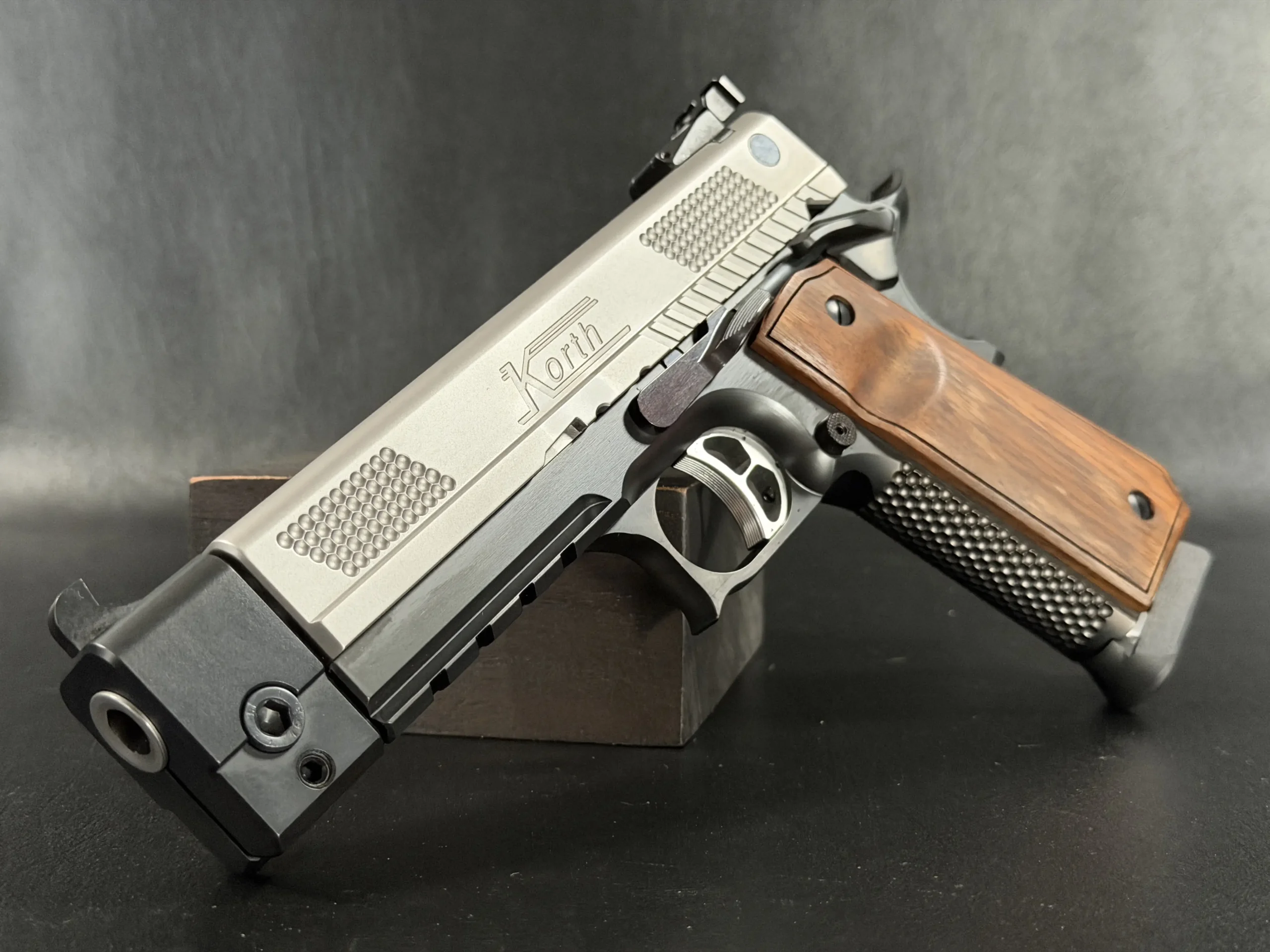 Korth PRS 5 Inch Two Tone Slide Detail