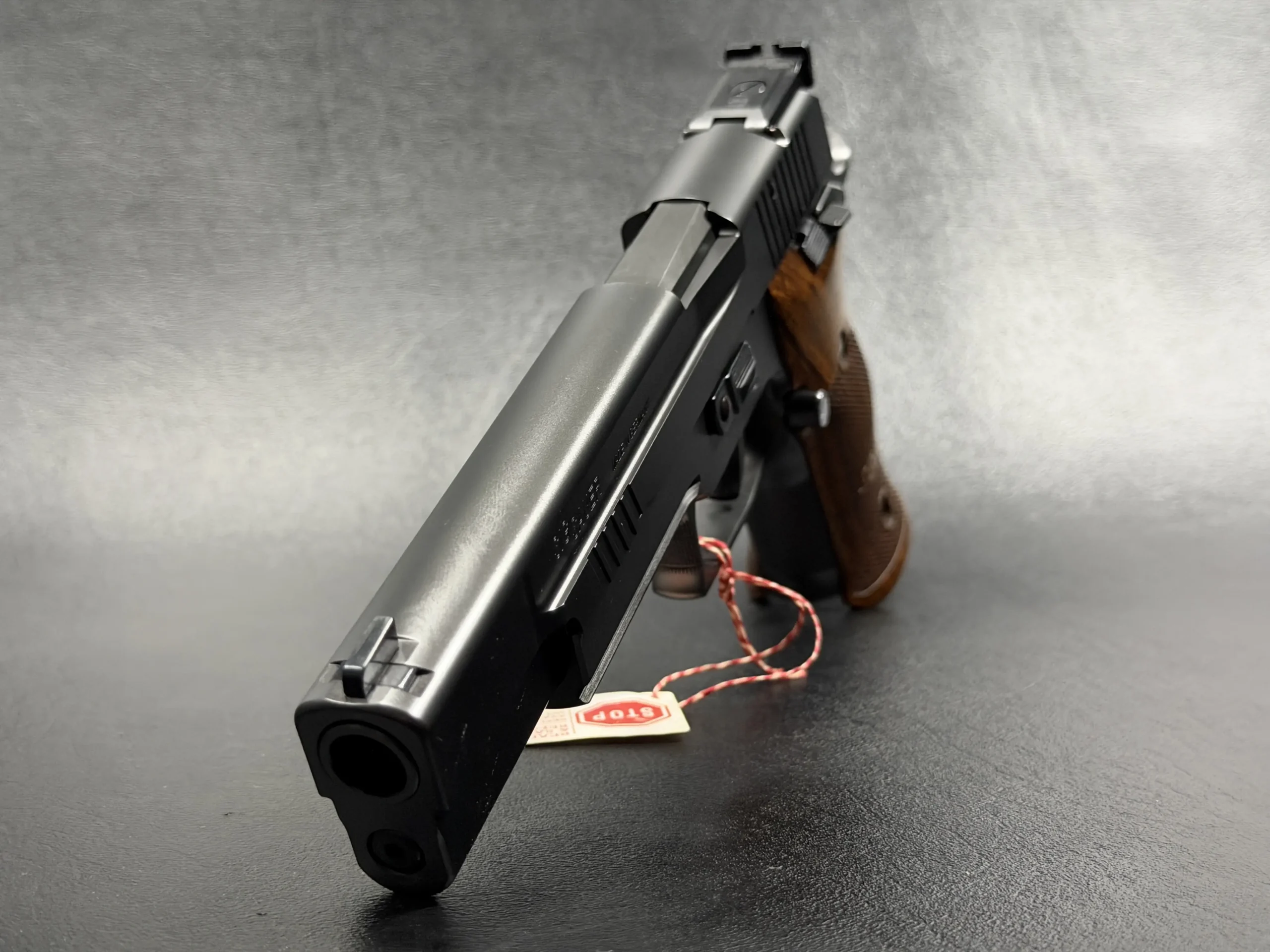 SIG Sauer P220 X Six Black frame detail