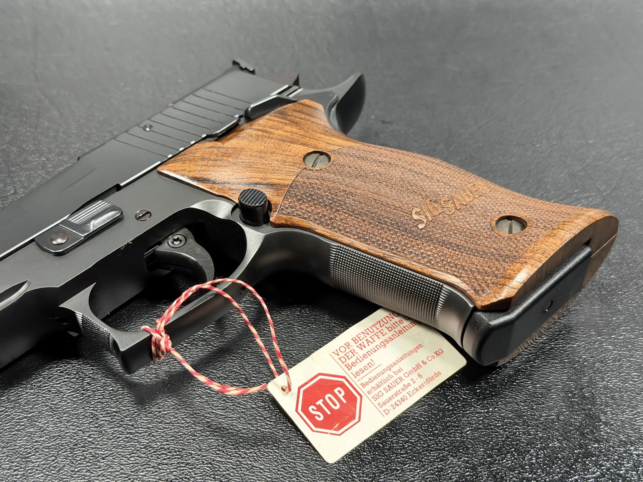 SIG Sauer P220 X Six Black grip