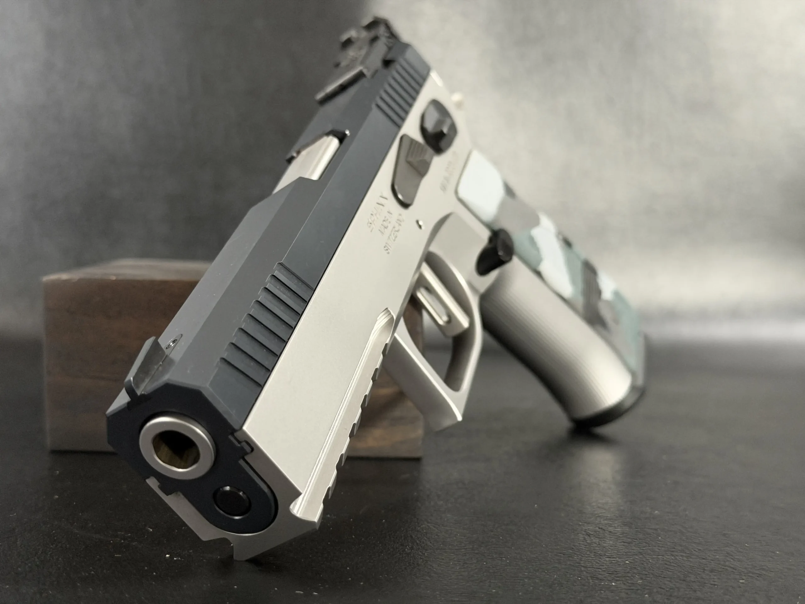 Sphinx Model 3000 Swiss Crest Engraving