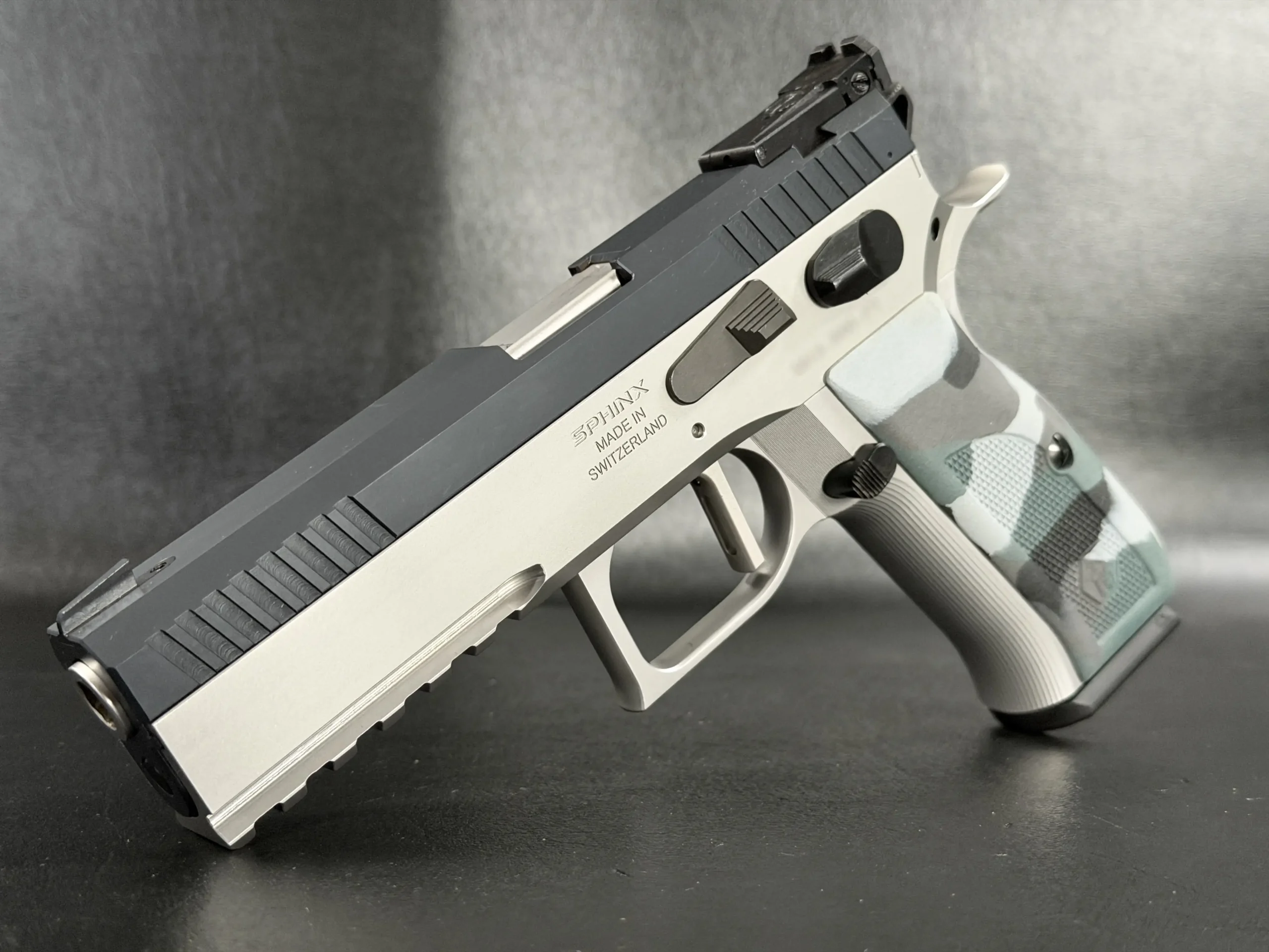 Sphinx Model 3000 Swiss Made Handgun